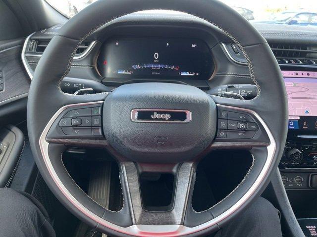 Photo of 2024 Bright White Jeep Grand Cherokee