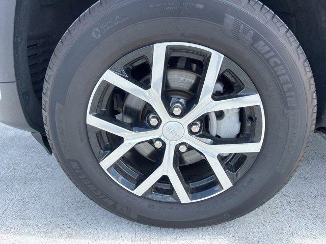 Photo of 2024 Bright White Jeep Grand Cherokee