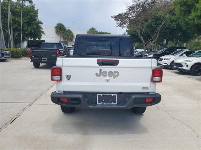Photo of 2023 Bright White Jeep Gladiator
