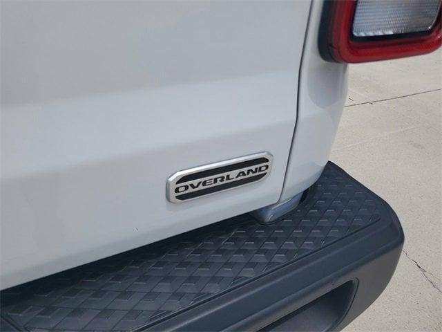 Photo of 2023 Bright White Jeep Gladiator