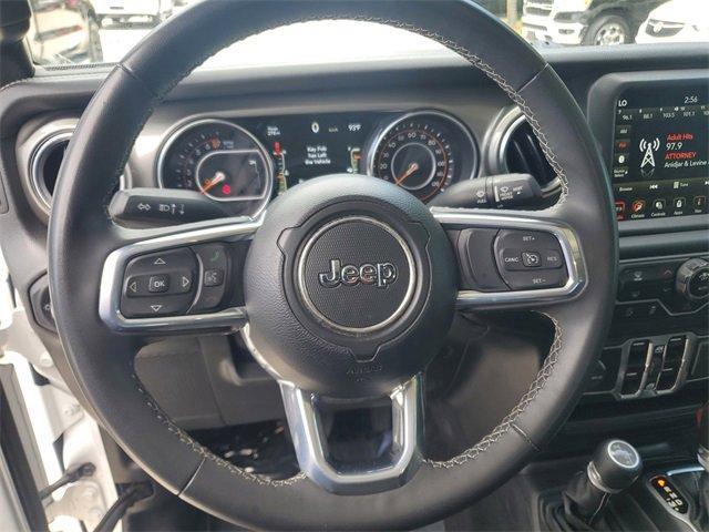 Photo of 2023 Bright White Jeep Gladiator