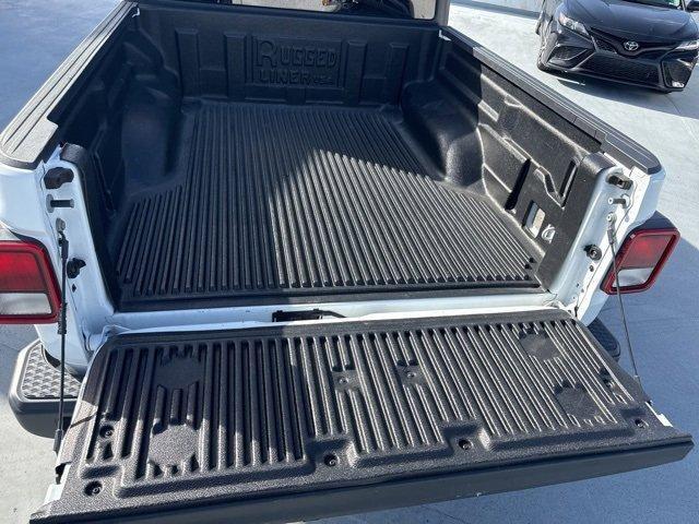 Photo of 2023 Bright White Clearcoat Jeep Gladiator