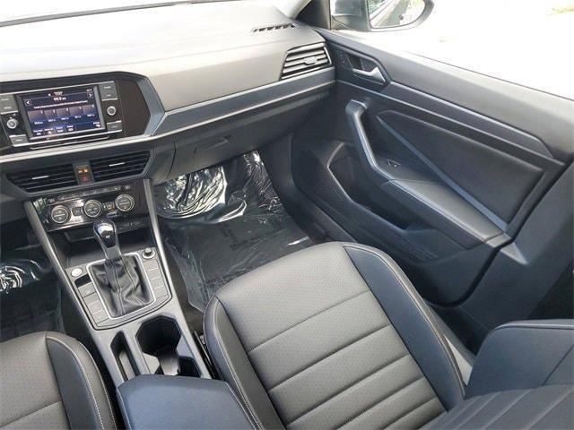 Photo of 2024 Platinum Gray Metallic Volkswagen Jetta