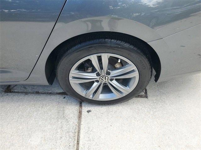 Photo of 2024 Platinum Gray Metallic Volkswagen Jetta
