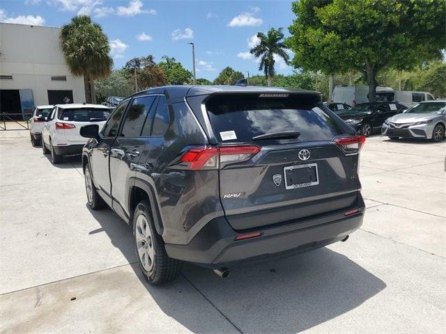 Photo of 2022 Gray Toyota RAV4