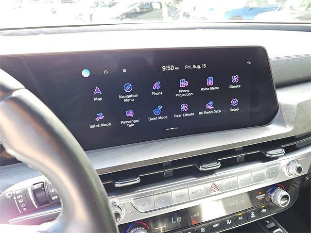 Photo of 2023 Glacier White Kia Telluride