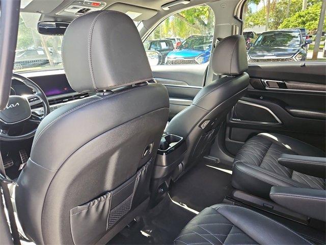 Photo of 2023 Glacier White Kia Telluride