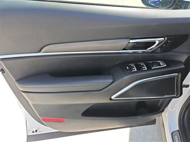 Photo of 2023 Glacier White Kia Telluride