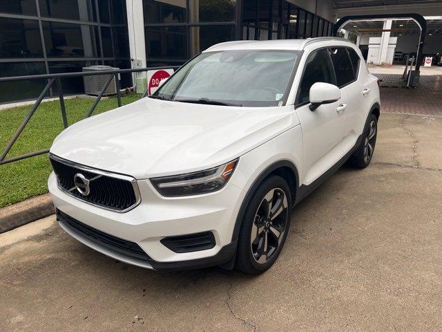 2022 Volvo XC40