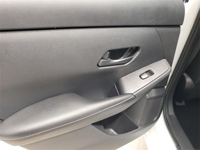 Photo of 2024 Cloud White Nissan Sentra