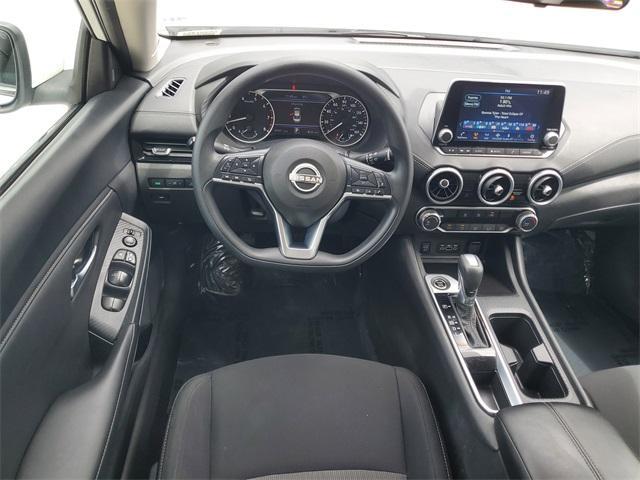 Photo of 2024 Cloud White Nissan Sentra