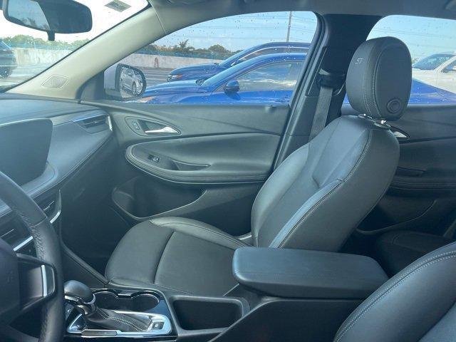 Photo of 2024 Summit White Buick Encore GX