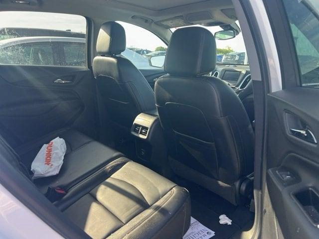 Photo of 2021 Summit White Chevrolet Equinox