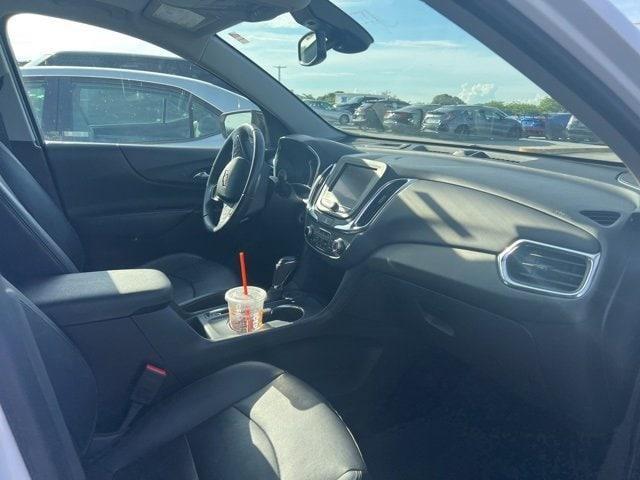 Photo of 2021 Summit White Chevrolet Equinox