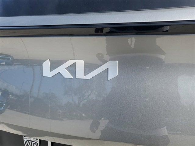 Photo of 2024 Steel Gray Kia Sportage
