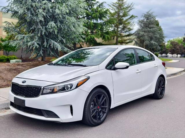 Photo of 2018 White Kia Forte