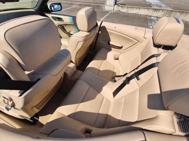 Photo of 2004 Alpine White BMW 330