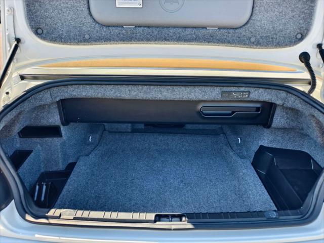 Photo of 2004 Alpine White BMW 330