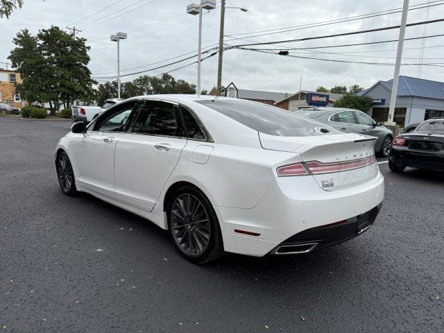 Photo of 2016 White Platinum Clearcoat Metallic Lincoln MKZ Hybrid