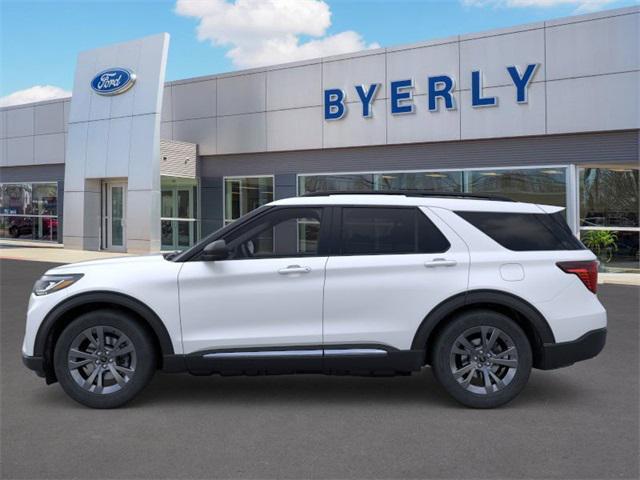 Photo of 2025 Star White Metallic Tri-Coat Ford Explorer