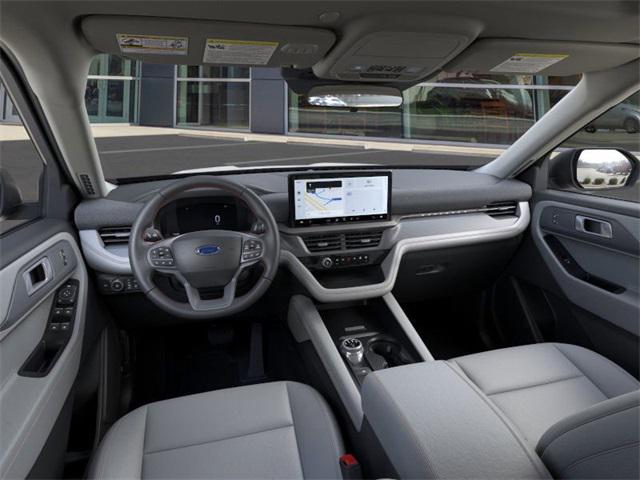 Photo of 2025 Star White Metallic Tri-Coat Ford Explorer
