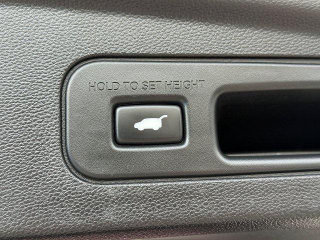 Photo of 2022 Performance Red Pearl Acura MDX