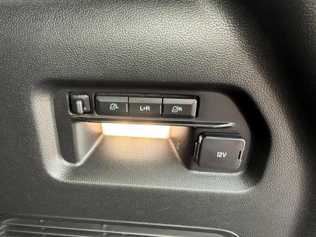 Photo of 2020 Agate Black Metallic Ford Explorer