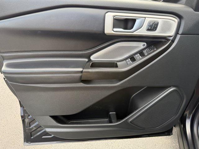 Photo of 2020 Agate Black Metallic Ford Explorer