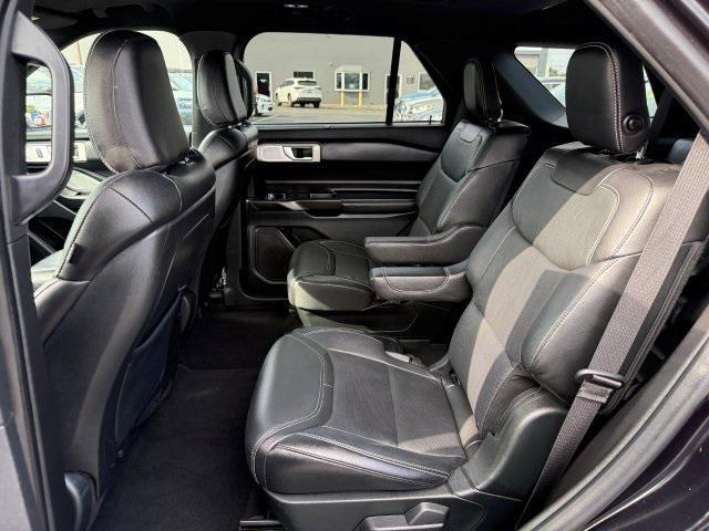 Photo of 2020 Agate Black Metallic Ford Explorer