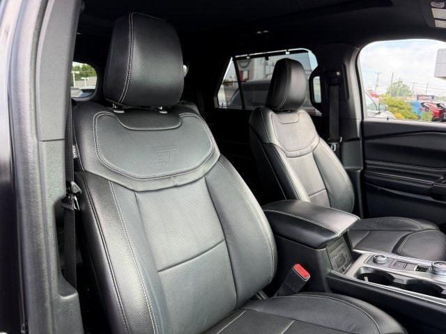 Photo of 2020 Agate Black Metallic Ford Explorer