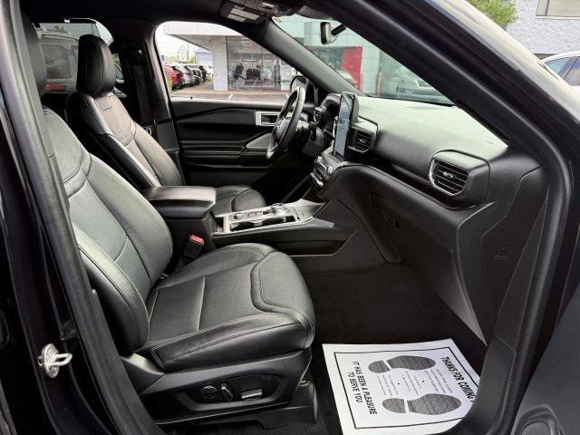Photo of 2020 Agate Black Metallic Ford Explorer