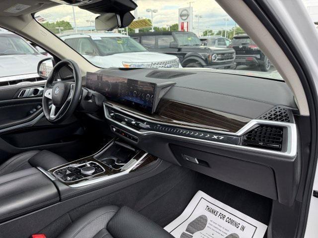 Photo of 2023 White Metallic BMW X7