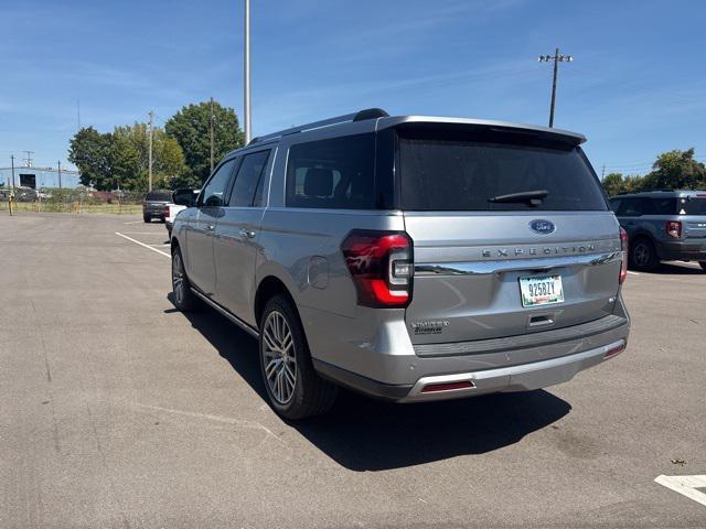 Photo of 2022 Iconic Silver Metallic Ford Expedition Max