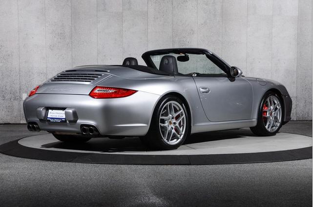 Photo of 2010 Arctic Silver Metallic Porsche 911