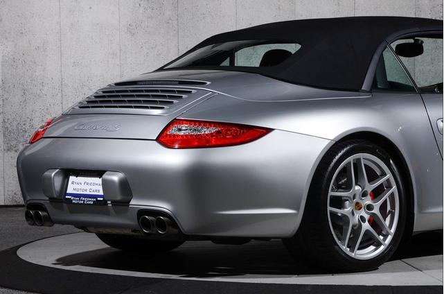 Photo of 2010 Arctic Silver Metallic Porsche 911