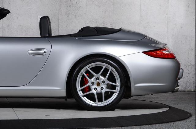 Photo of 2010 Arctic Silver Metallic Porsche 911