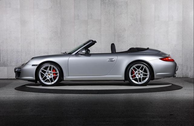 Photo of 2010 Arctic Silver Metallic Porsche 911