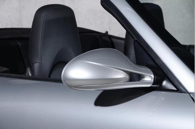Photo of 2010 Arctic Silver Metallic Porsche 911