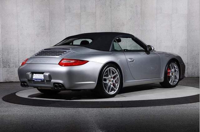 Photo of 2010 Arctic Silver Metallic Porsche 911