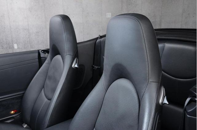Photo of 2010 Arctic Silver Metallic Porsche 911