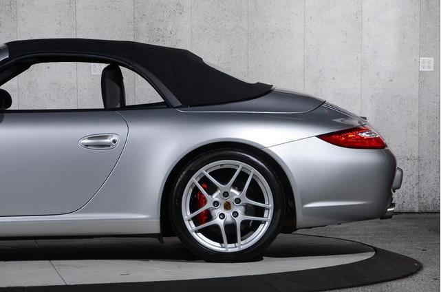 Photo of 2010 Arctic Silver Metallic Porsche 911