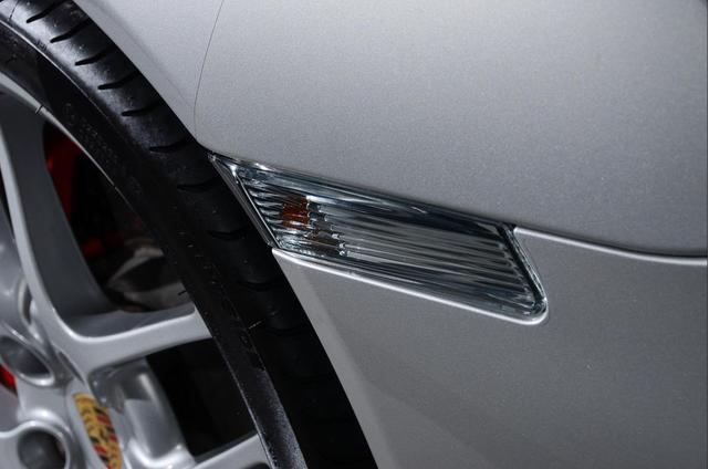 Photo of 2010 Arctic Silver Metallic Porsche 911