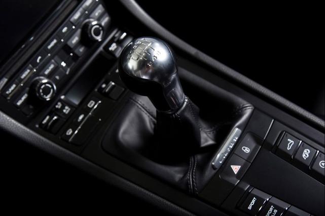 Photo of 2016 Rhodium Silver Metallic Porsche 911