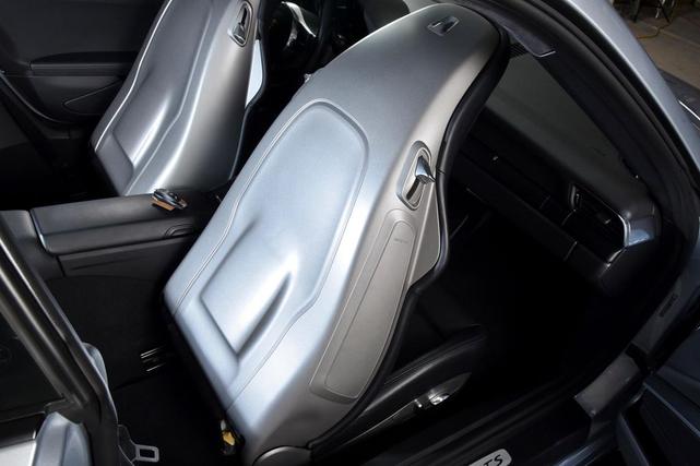 Photo of 2016 Rhodium Silver Metallic Porsche 911