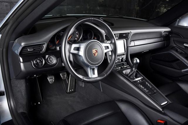 Photo of 2016 Rhodium Silver Metallic Porsche 911