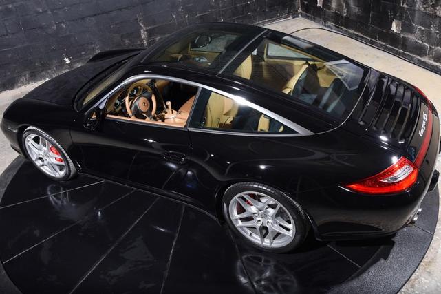 Photo of 2010 Black Porsche 911