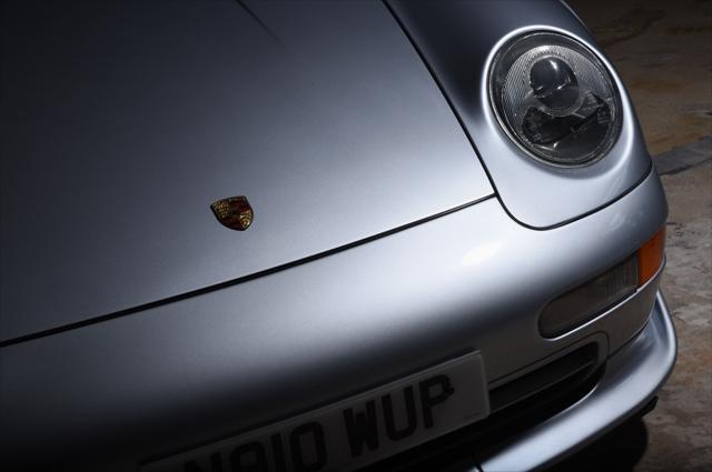 Photo of 1995 Silver Porsche 911