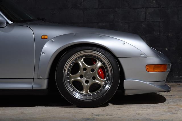 Photo of 1995 Silver Porsche 911