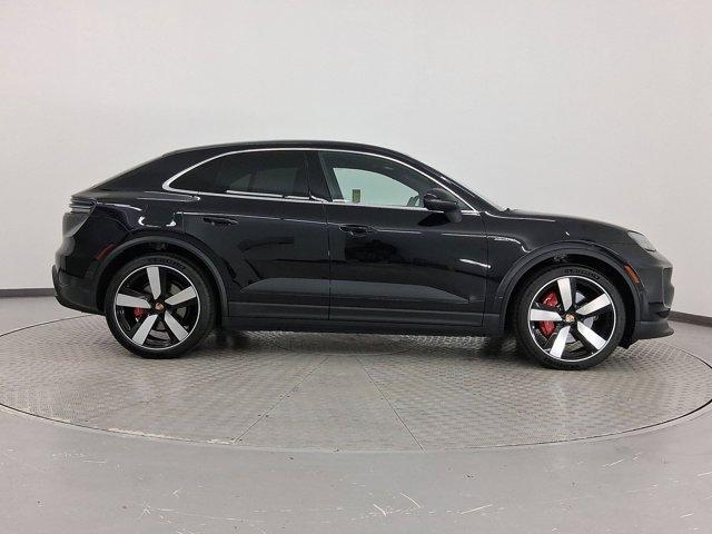 Photo of 2025 Jet Black Metallic Porsche Macan
