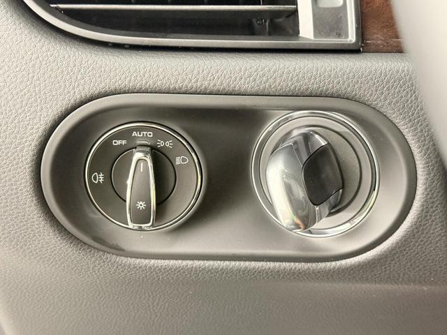Photo of 2025 Chalk Porsche Macan